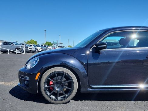 Used 2014 Volkswagen Beetle R-Line FWD image 10