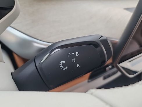 New 2025 Volkswagen ID. Buzz 1st Edition image 21