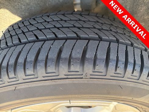 Used 2020 Ford EcoSport SE w/ SE Convenience Package image 11