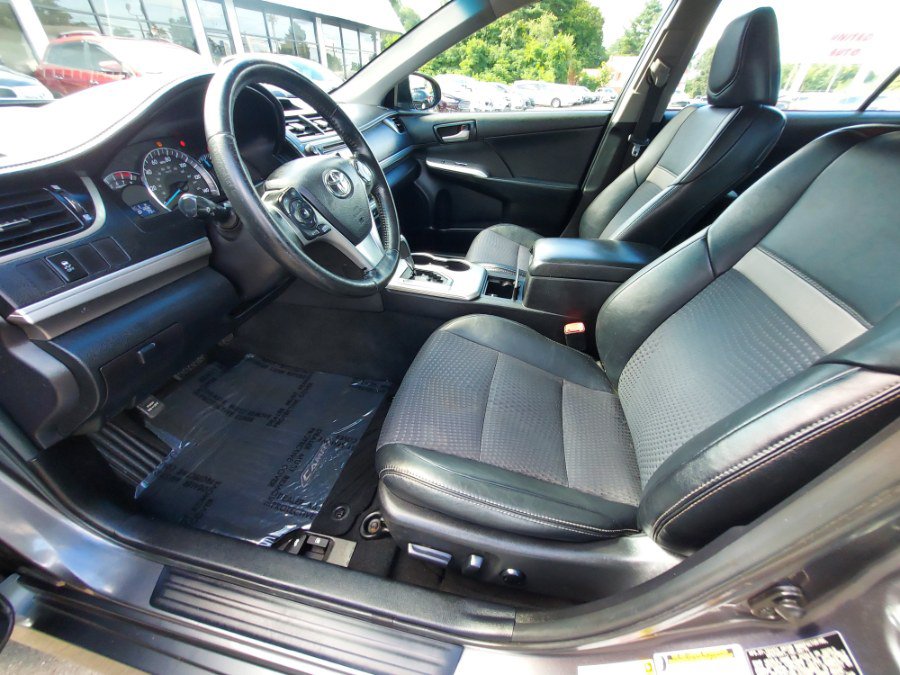 Used 2014 Toyota Camry SE FWD image 7