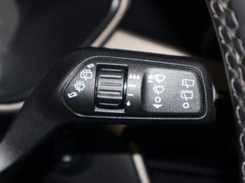 Used 2022 Ford Escape SE w/ SE Sport Appearance Package image 19