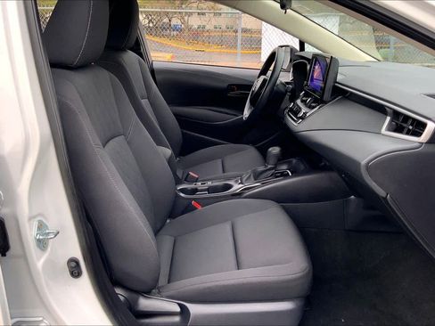 Used 2025 Toyota Corolla LE image 8