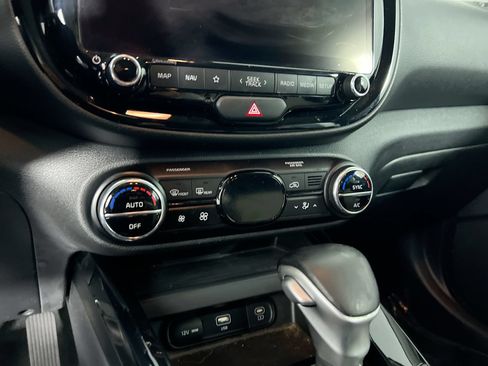 Used 2023 Kia Soul GT-Line FWD image 19