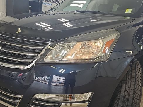 Certified 2017 Chevrolet Traverse Premier FWD image 39