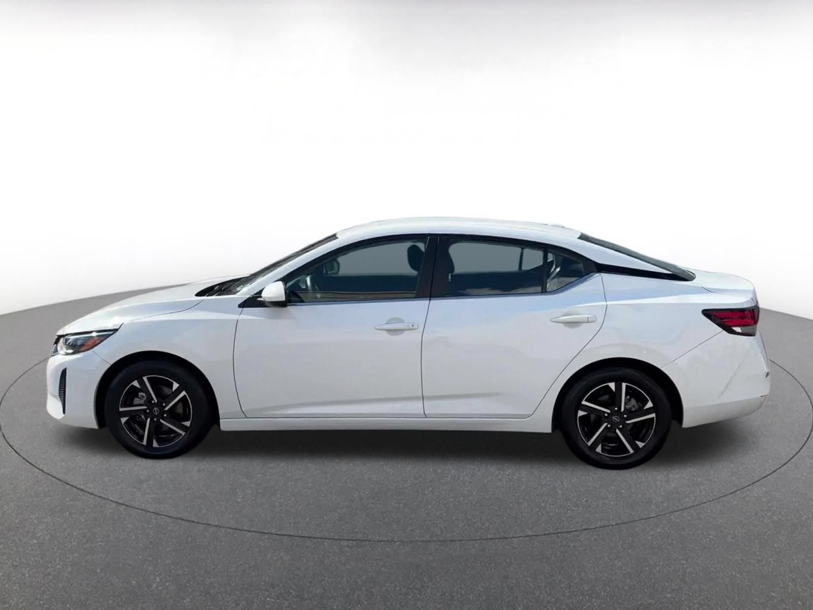 Used 2025 Nissan Sentra SV FWD image 8