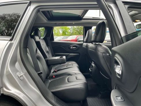 Used 2019 Jeep Cherokee Limited AWD/4WD image 21
