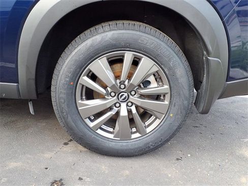 Used 2022 Nissan Pathfinder SV image 7