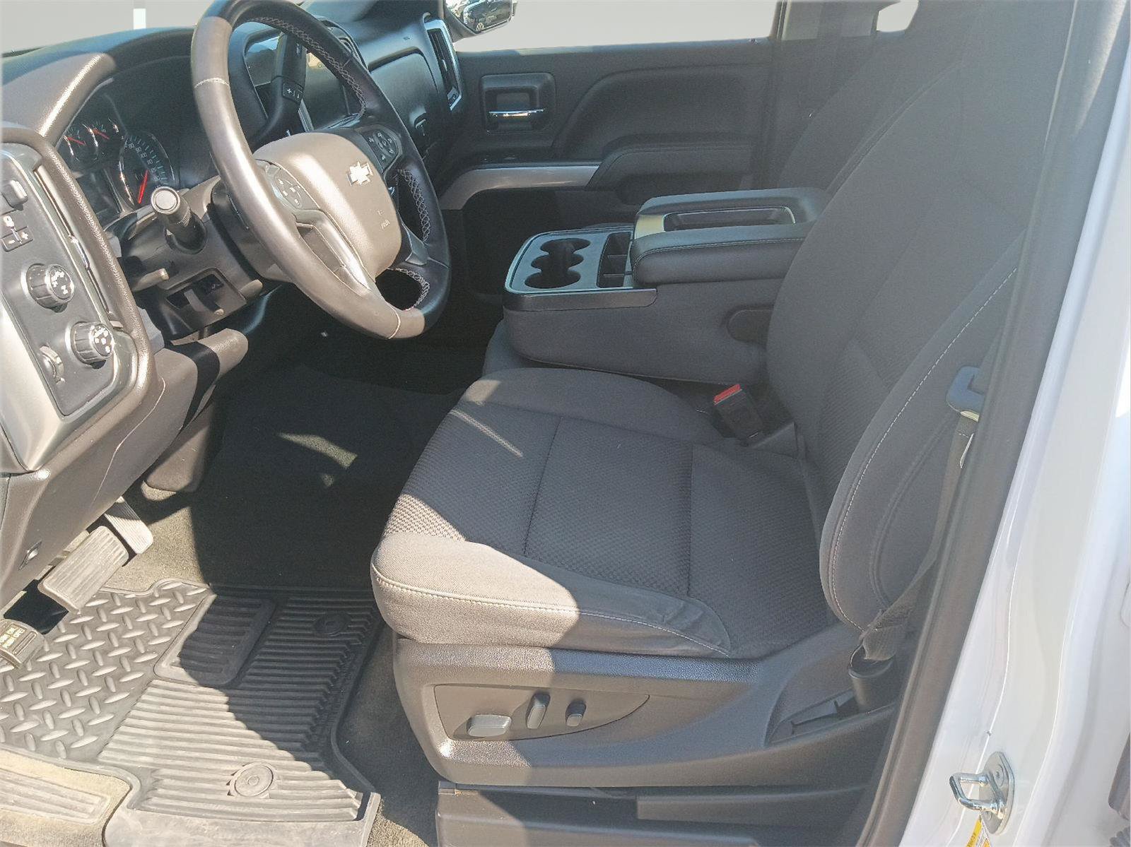 Used 2018 Chevrolet Silverado 1500 LT w/ All Star Edition AWD/4WD image 27