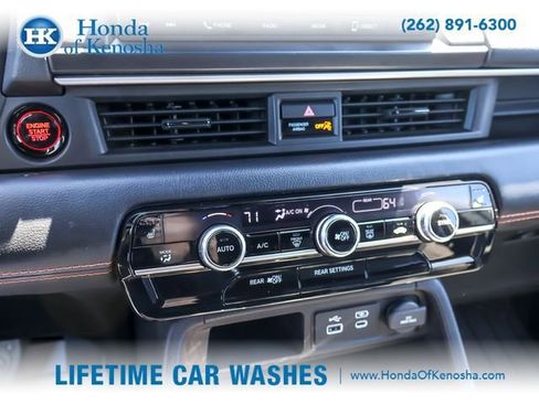 Certified 2025 Honda Pilot Sport image 18