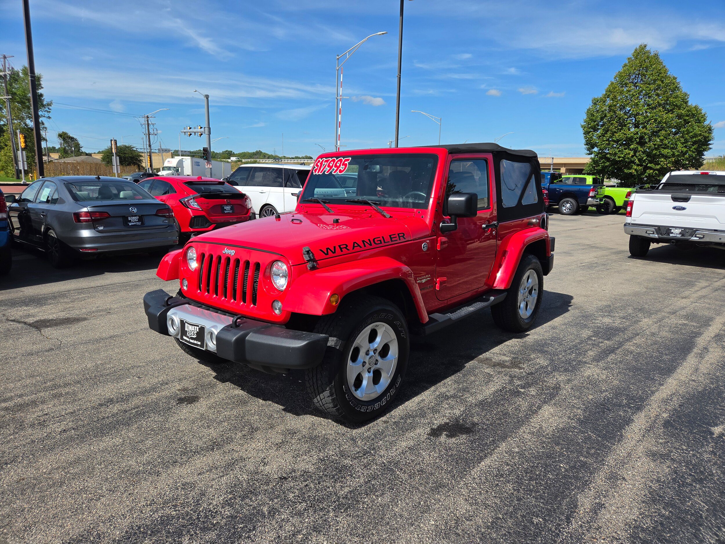 Used 2015 Jeep Wrangler Sahara w/ Connectivity Group AWD/4WD image 3
