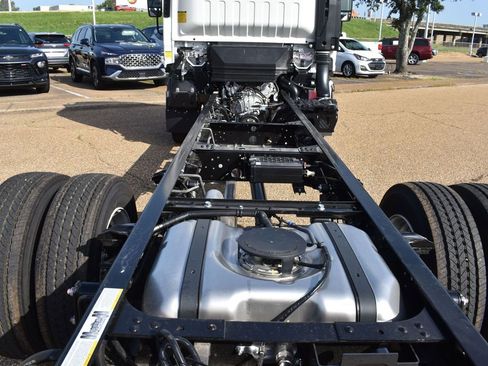 New 2025 Chevrolet Low Cab Forward image 14