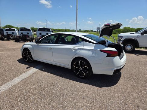 Used 2024 Nissan Altima 2.5 SR FWD image 26