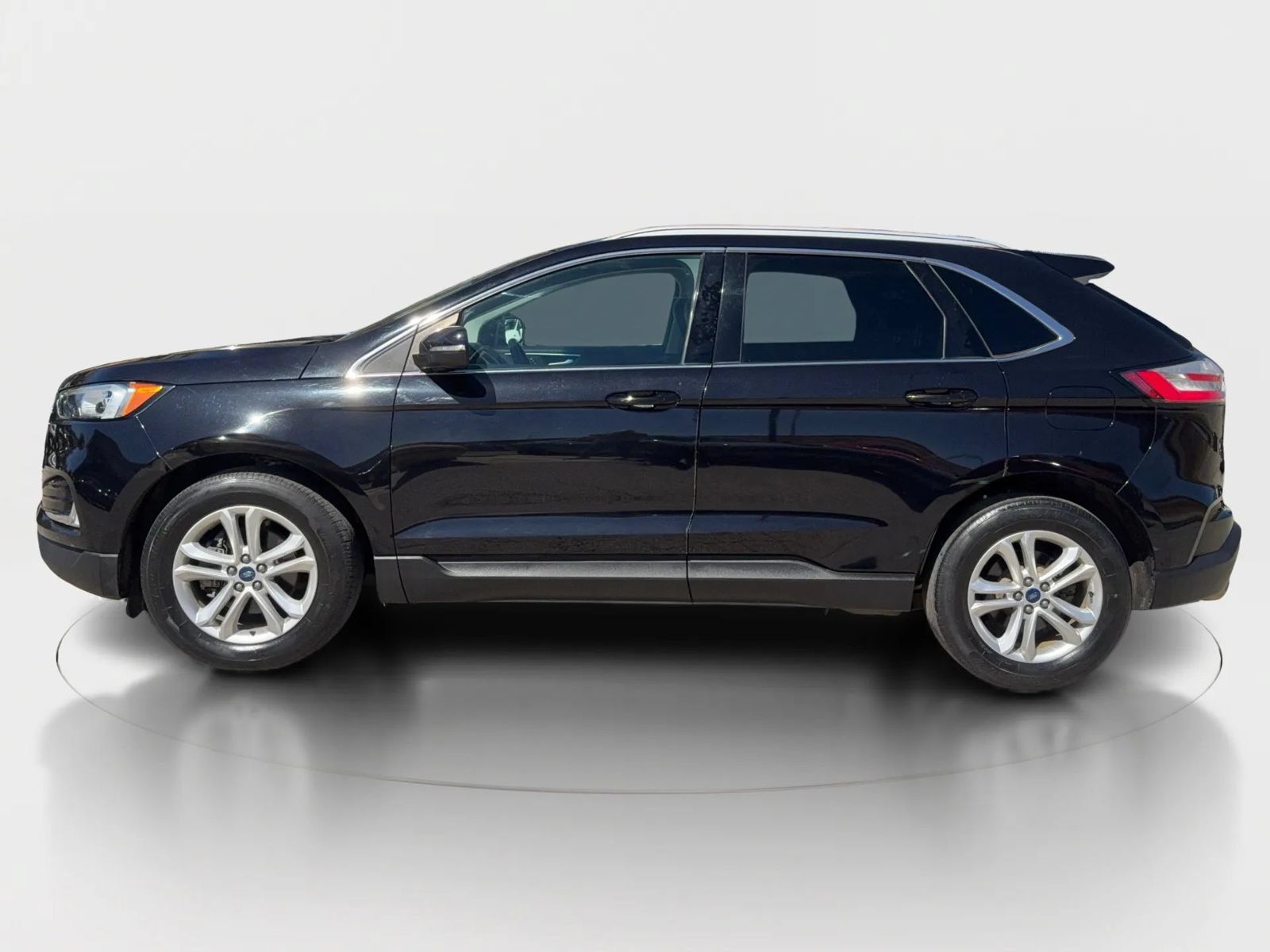 Used 2020 Ford Edge SEL FWD image 2