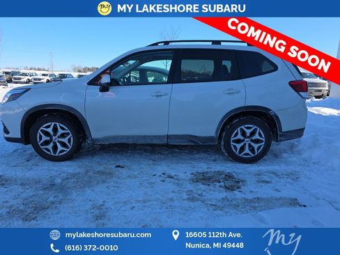 Used 2024 Subaru Forester Premium image 8