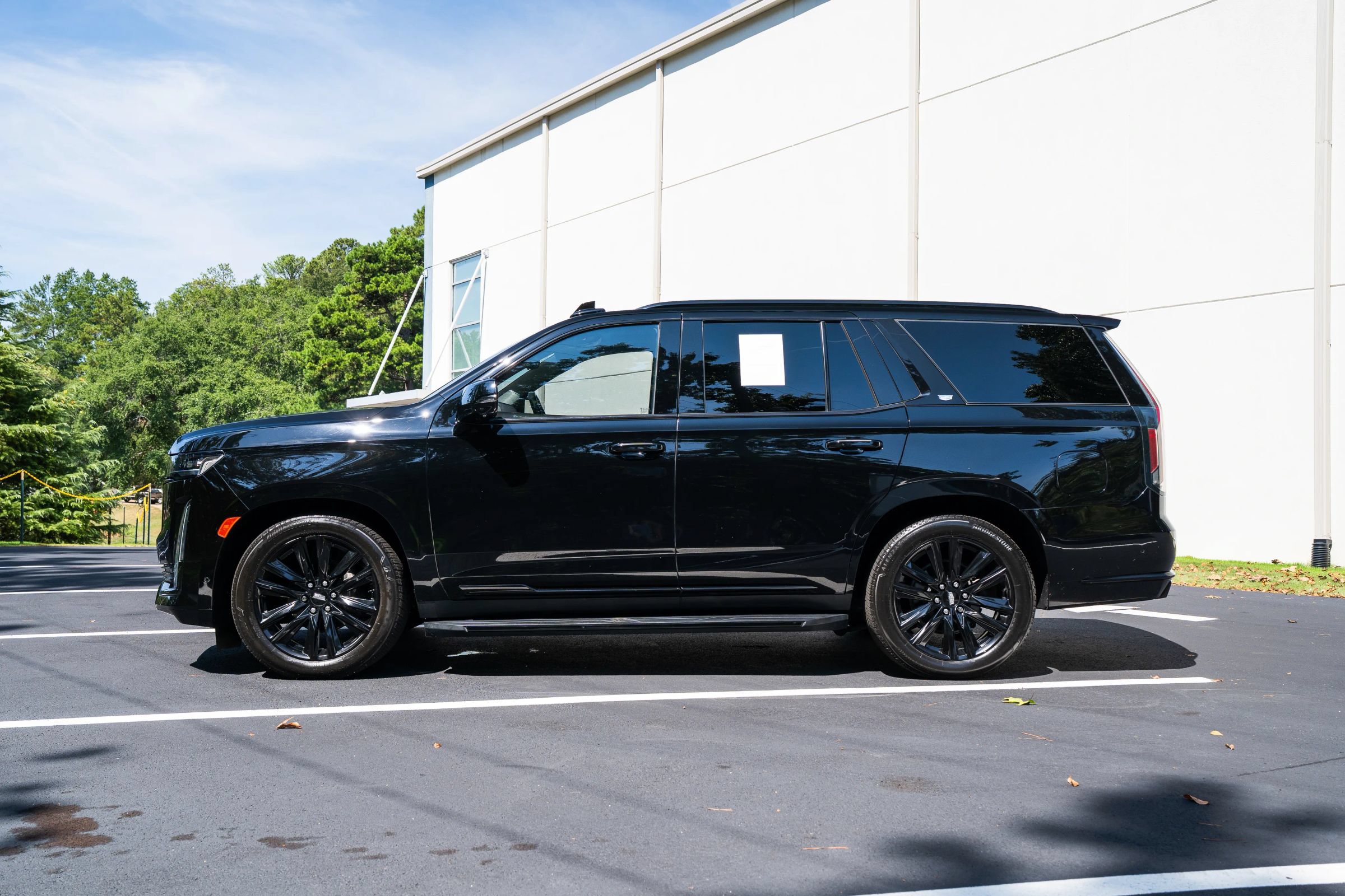 Used 2022 Cadillac Escalade Sport Platinum AWD/4WD image 4