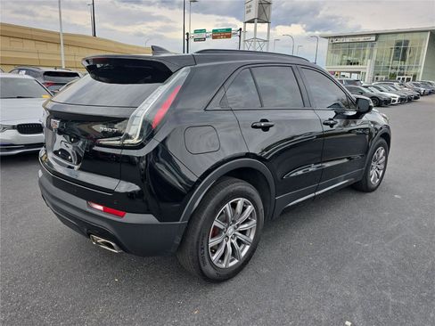 Used 2021 Cadillac XT4 Sport image 3