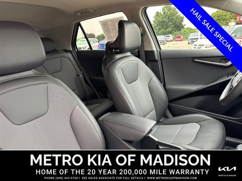 Used 2025 Kia Niro EX Touring FWD image 40