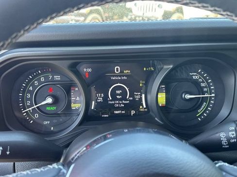 Certified 2025 Jeep Wrangler Unlimited Sahara w/ Safety Group AWD/4WD image 24