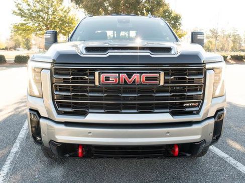 Used 2026 GMC Sierra 2500 AT4 image 8