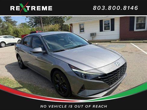 Used 2021 Hyundai Elantra SEL image 2