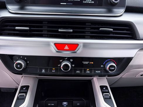 Used 2020 Kia Telluride S FWD image 23