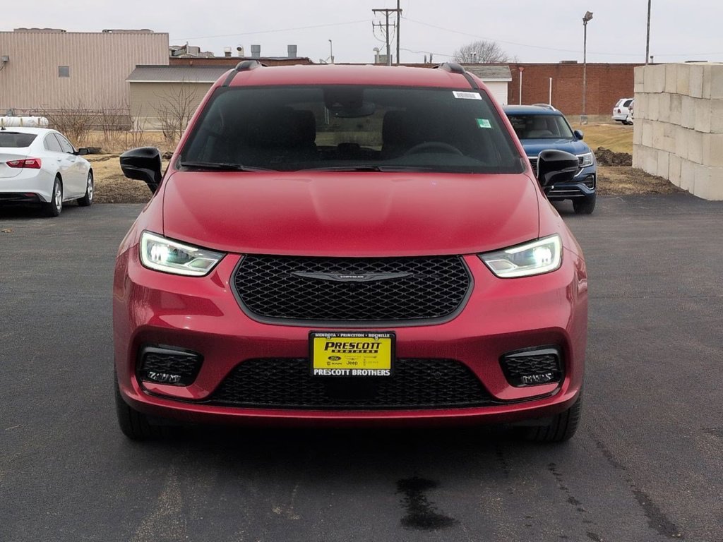 New 2026 Chrysler Pacifica Select w/ S Appearance Package AWD/4WD image 3
