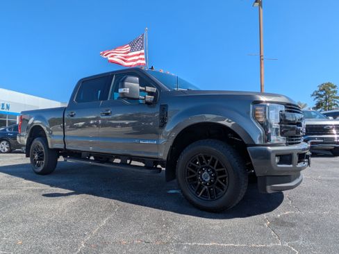 Used 2019 Ford F250 Lariat w/ Lariat Ultimate Package image 3