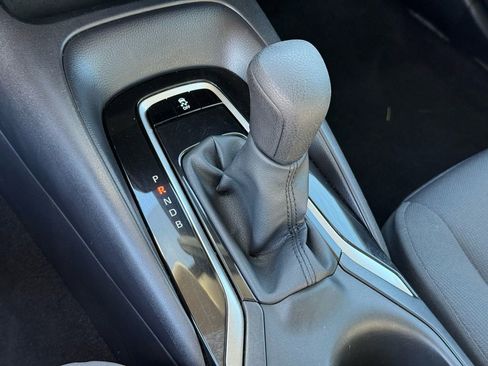 Used 2025 Toyota Corolla LE image 31