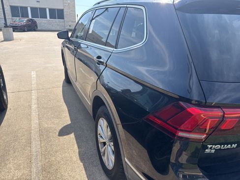 Used 2018 Volkswagen Tiguan SE FWD image 6