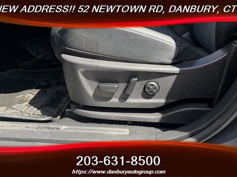 Used 2023 Nissan Ariya AWD image 11