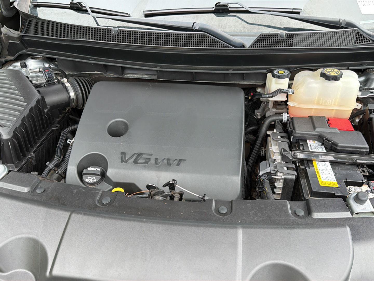 Used 2023 Chevrolet Traverse RS w/ LPO, Floor Liner Package FWD image 35