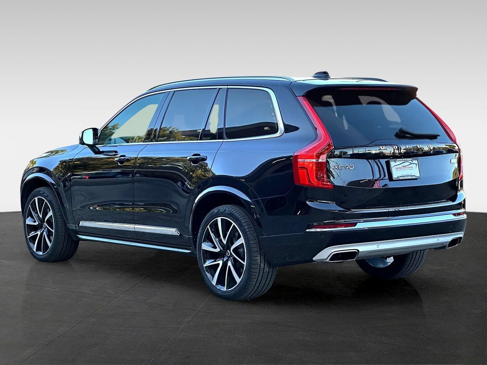 Used 2021 Volvo XC90 T8 Inscription Expression w/ Protection Package Premier AWD/4WD image 5