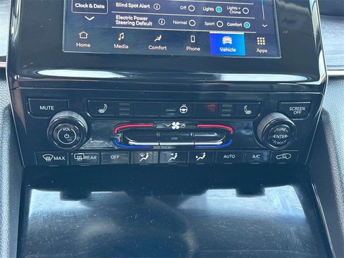 Used 2022 Jeep Grand Cherokee Limited image 28