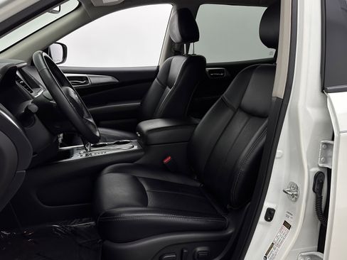 Used 2019 Nissan Pathfinder SL w/ Cargo Package image 17