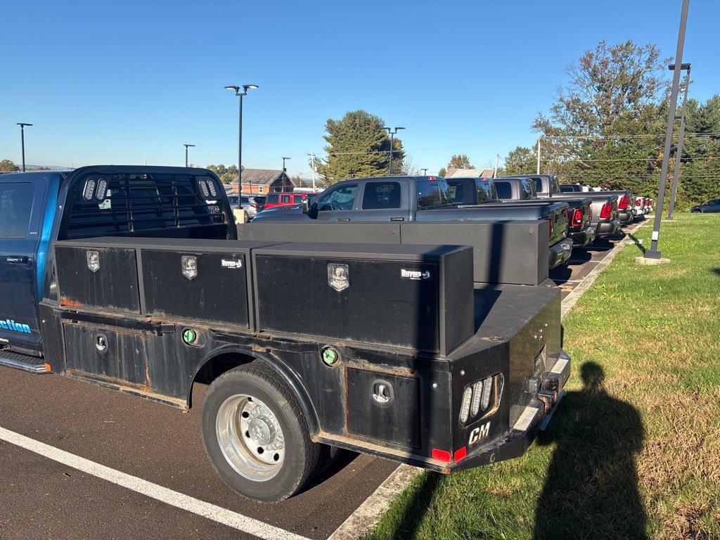 Used 2022 RAM 5500 Laramie AWD/4WD image 2
