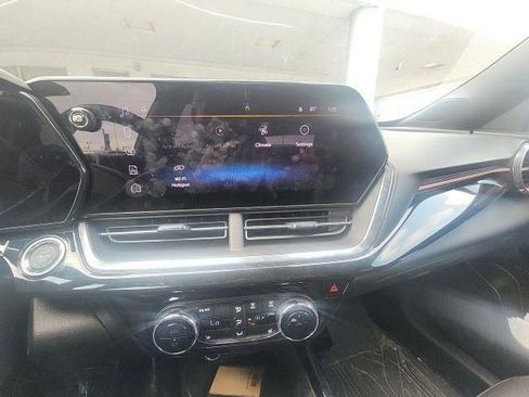 Used 2025 Chevrolet Trax RS w/ Driver Confidence Package image 30