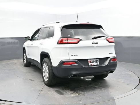Used 2016 Jeep Cherokee Latitude w/ Safety/Convenience Group AWD/4WD image 11