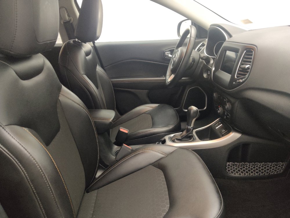 Used 2018 Jeep Compass Latitude w/ Popular Equipment Group FWD image 21