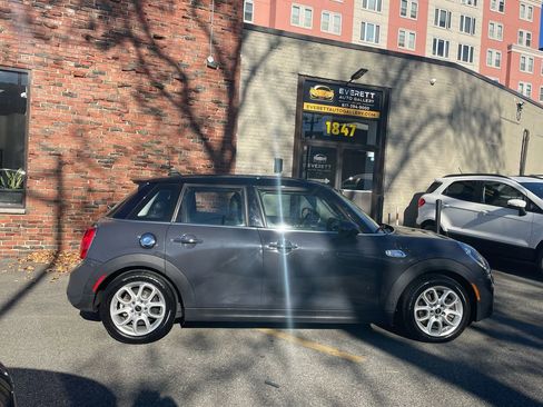 Used 2015 MINI Cooper S image 3