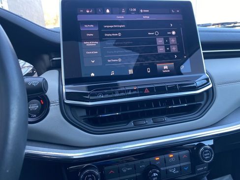 Used 2022 Jeep Compass Limited w/ Sun and Sound Group image 27