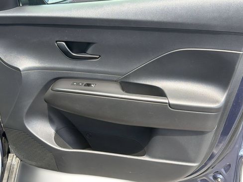 Used 2025 Hyundai Kona SEL FWD image 32