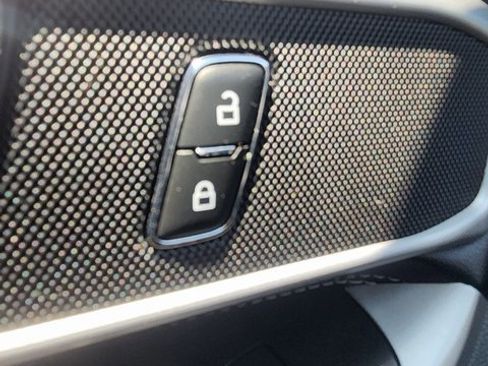 Used 2022 Ford Explorer XLT w/ Equipment Group 202A image 36