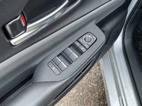 Used 2024 Toyota Prius XLE image 20