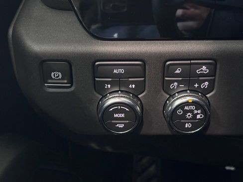 Used 2023 GMC Sierra 1500 SLT w/ SLT Premium Package image 23