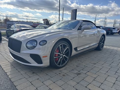 Used 2020 Bentley Continental GT image 31
