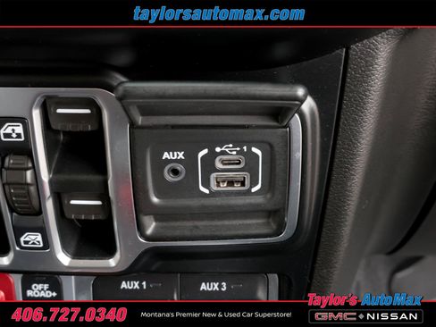 Used 2020 Jeep Gladiator Rubicon w/ Uconnect 4C Nav & Sound Group AWD/4WD image 25