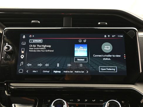 Used 2023 GMC Sierra 1500 AT4 w/ Technology Package AWD/4WD image 29