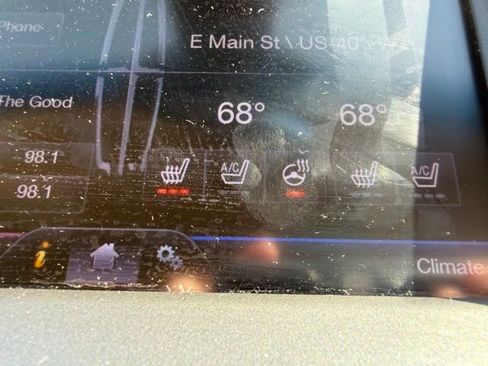 Used 2013 Lincoln MKS AWD image 27
