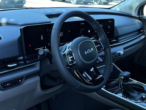 New 2026 Kia Carnival EX FWD image 29