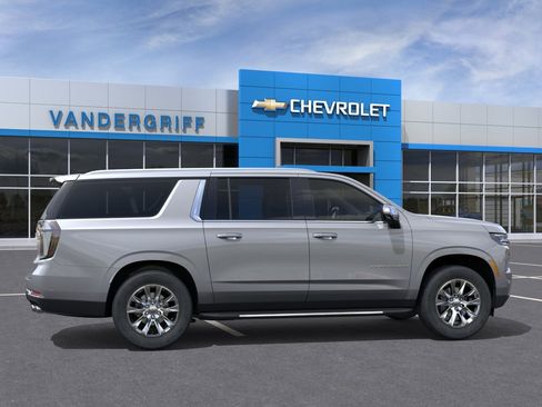 New 2026 Chevrolet Suburban Premier RWD image 30